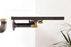 Hylde ELLA sort med messing (30 cm dybde)